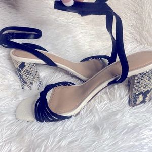 Brand new!!! Gibson Latimer black/snakeskin heels size 6.5